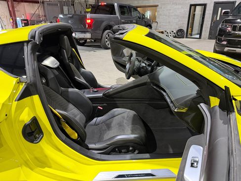 Used 2020 Chevrolet Corvette Stingray Premium Cpe w/ 3LT Preferred Equipment Group RWD image 26