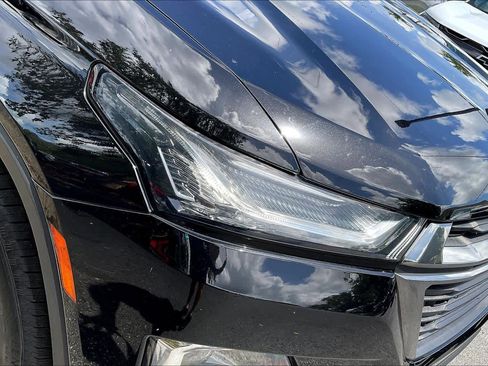 Certified 2023 Chevrolet Traverse LS w/ Midnight/Sport Edition FWD image 28