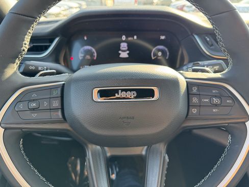 New 2025 Jeep Grand Cherokee L Altitude image 19
