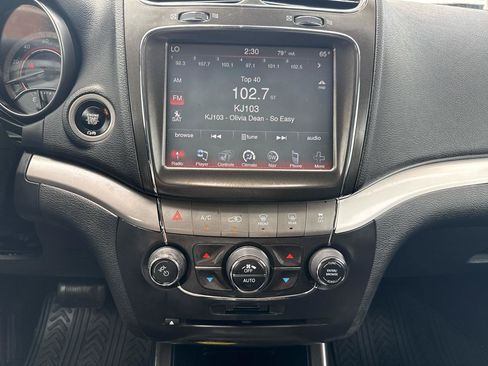 Used 2020 Dodge Journey Crossroad w/ Popular Equipment Group FWD image 21