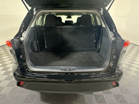 Used 2023 Toyota Highlander L FWD image 31