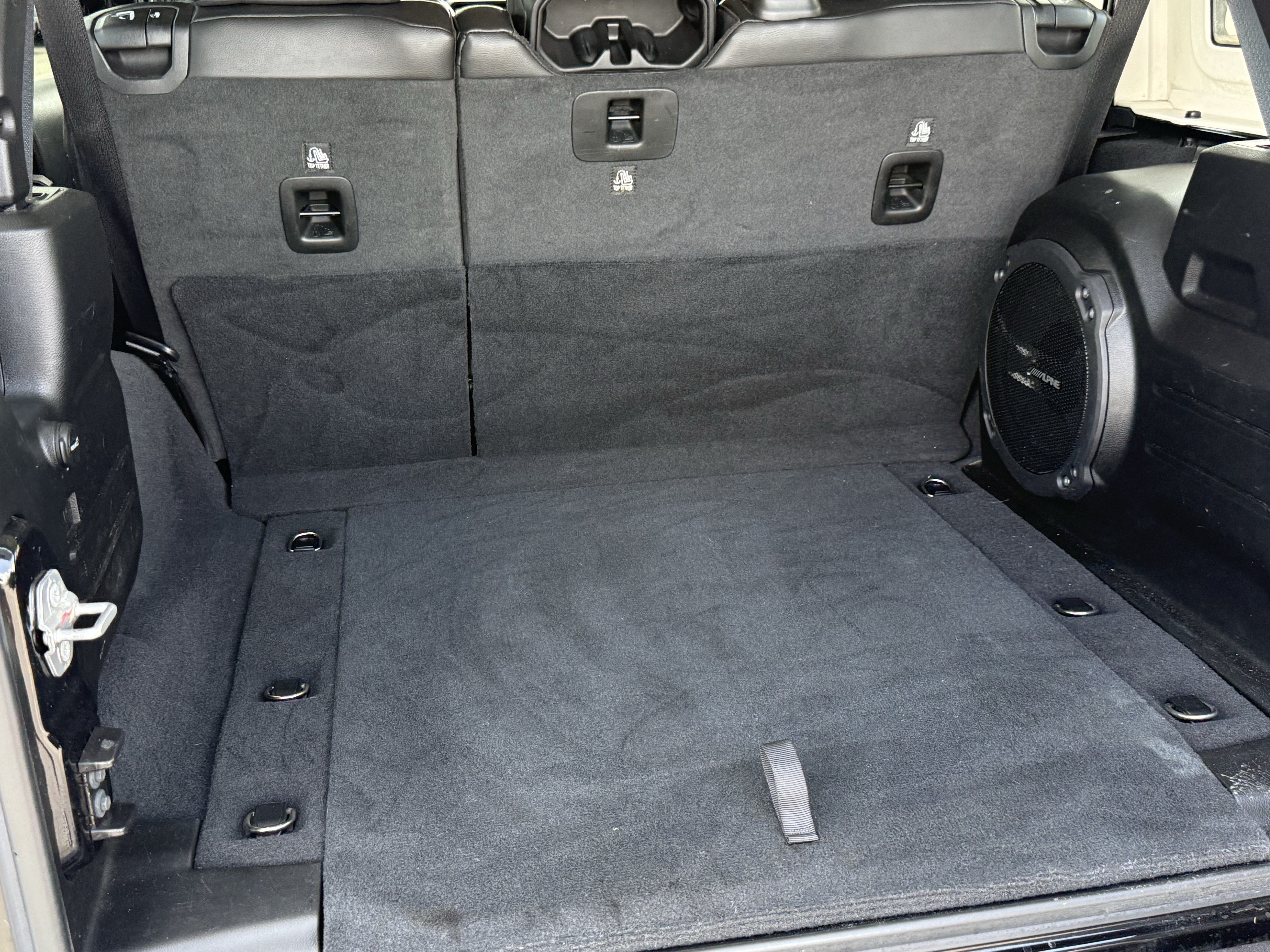 Used 2021 Jeep Wrangler Unlimited Sahara AWD/4WD image 29