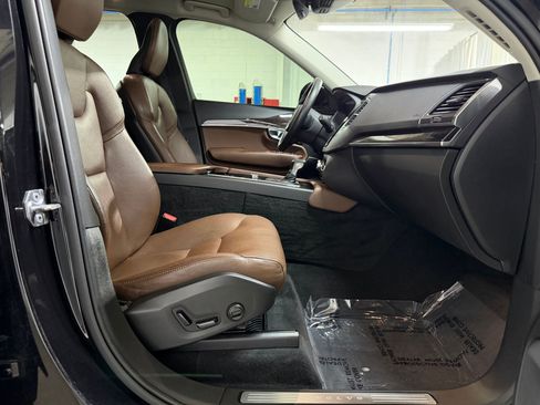 Used 2019 Volvo XC90 T6 Momentum w/ Protection Package AWD/4WD image 24
