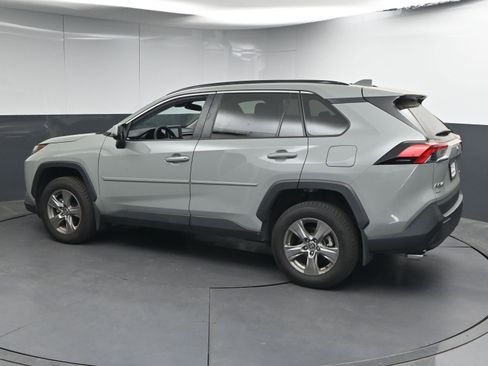 Used 2022 Toyota RAV4 XLE w/ Convenience Package image 6