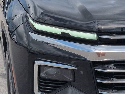 Used 2025 Chevrolet Traverse LT w/ Enhanced Driving Package FWD image 10