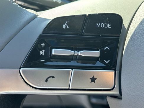 New 2025 Hyundai Elantra SEL FWD image 26