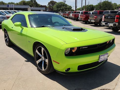 Used 2015 Dodge Challenger R/T Plus RWD image 4