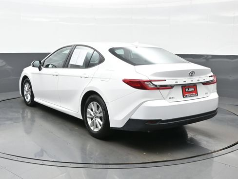 Used 2025 Toyota Camry LE FWD image 4