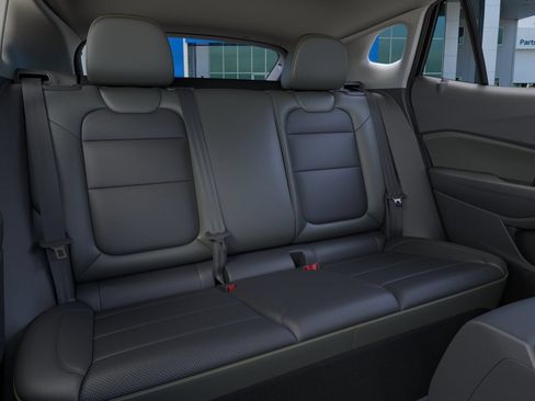 New 2026 Chevrolet Trax ACTIV w/ Sunroof Package FWD image 17