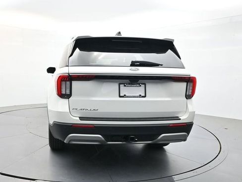 Used 2026 Ford Explorer Platinum RWD image 3