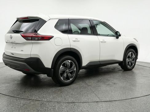 Used 2025 Nissan Rogue SV AWD/4WD image 9