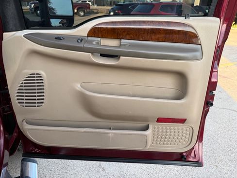 Used 2004 Ford F350 Lariat image 26