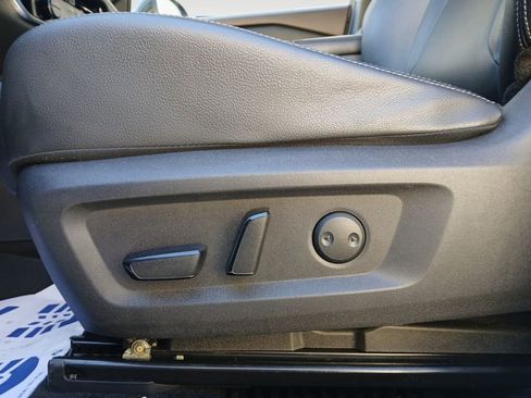 Used 2021 Nissan Rogue SL w/ Premium Package image 16