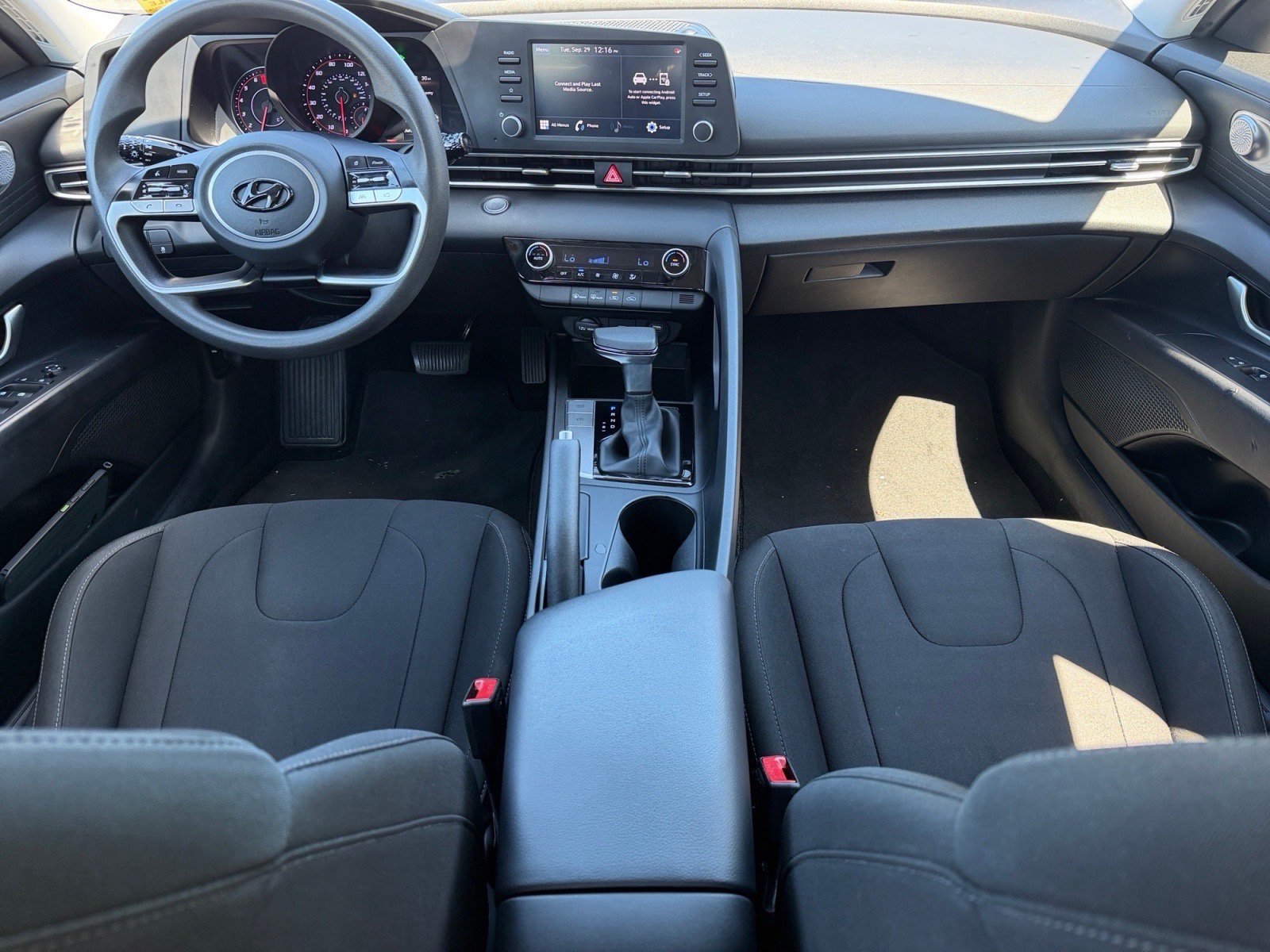 Used 2023 Hyundai Elantra SEL w/ Cargo Package FWD image 19