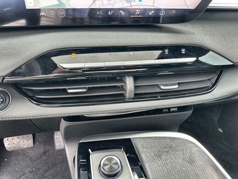 New 2026 Buick Enclave Sport Touring w/ Power Package FWD image 27