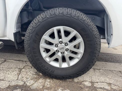 Used 2018 Nissan Frontier SV image 17