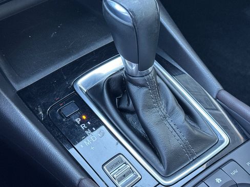 Used 2018 MAZDA MAZDA3 Touring image 21