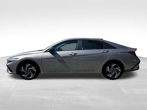 New 2025 Hyundai Elantra Sport image 3