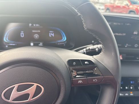 Certified 2025 Hyundai Elantra Sport image 18