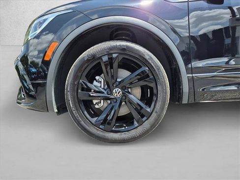 Used 2023 Volkswagen Tiguan SE R-Line FWD image 26