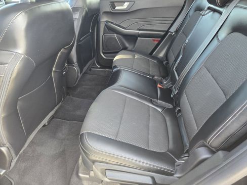 Used 2023 Ford Escape SE image 31