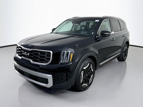 Used 2025 Kia Telluride S FWD image 4