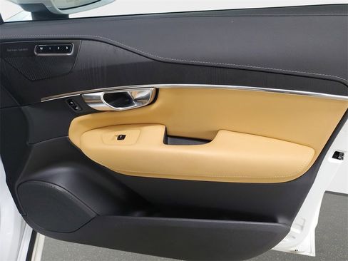 Used 2025 Volvo XC90 T8 Ultra w/ Protection Package Premier image 35