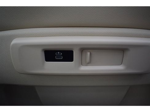 Used 2020 BMW X5 xDrive40i w/ Premium Package image 24