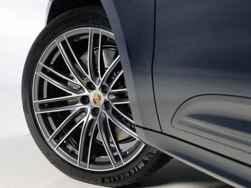 New 2026 Porsche Macan GTS AWD/4WD image 33