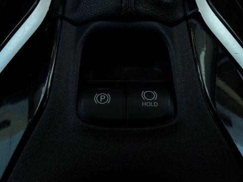 Used 2020 Toyota Corolla LE FWD image 25