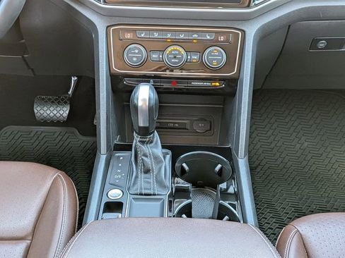 Used 2023 Volkswagen Atlas SE w/ Black Wheel Package FWD image 25