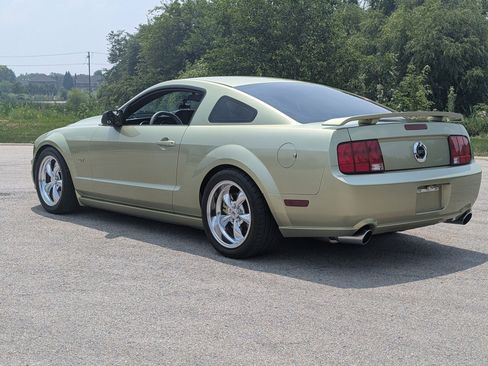 Used 2005 Ford Mustang GT Premium RWD image 18
