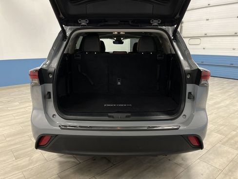 Used 2024 Toyota Highlander XLE image 15