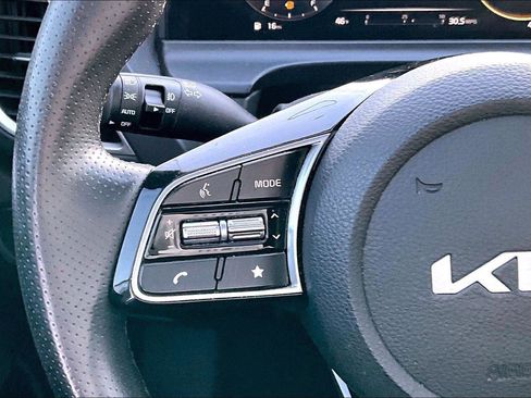 Used 2024 Kia Seltos SX w/ SX Sunroof Package image 18