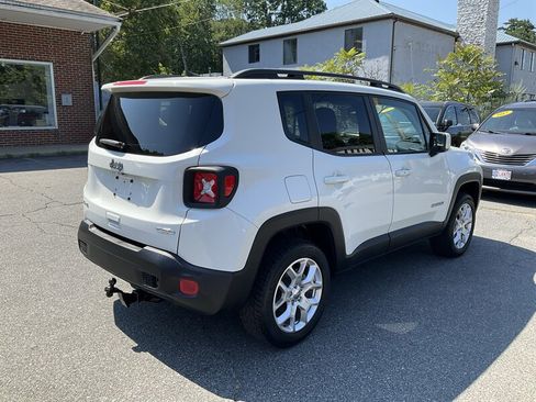 Used 2018 Jeep Renegade Latitude w/ Cold Weather Group AWD/4WD image 5