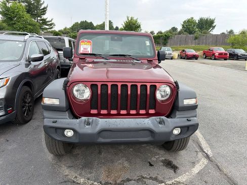 Used 2022 Jeep Wrangler Unlimited Sport AWD/4WD image 2