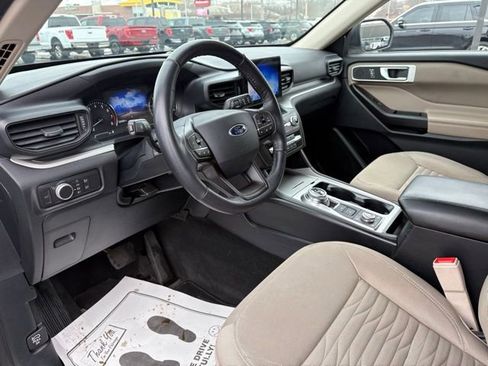 Used 2020 Ford Explorer XLT w/ Class III Trailer Tow Package image 15
