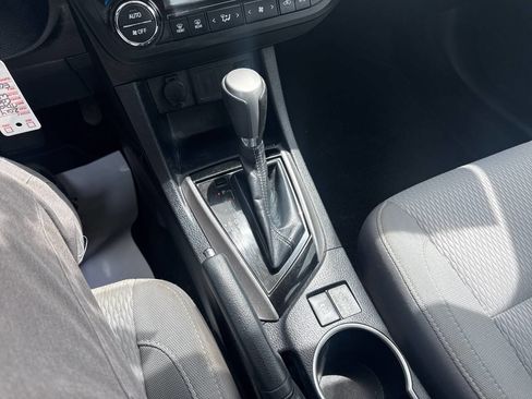 Used 2014 Toyota Corolla LE FWD image 11