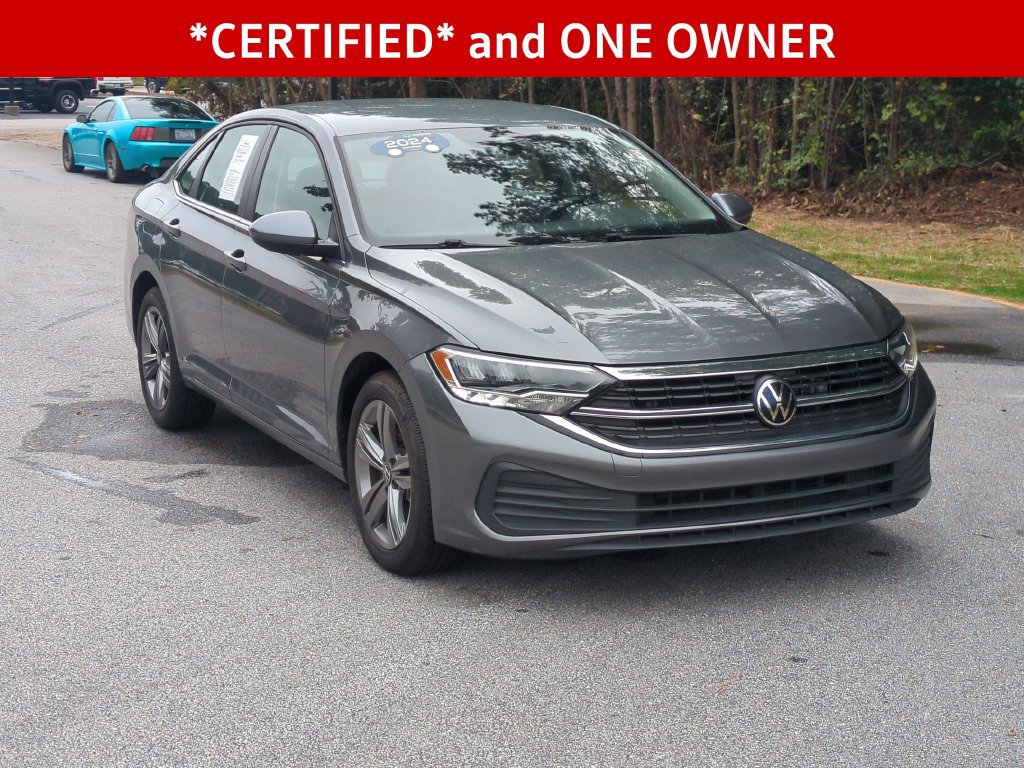 Used 2024 Volkswagen Jetta SE FWD image 2