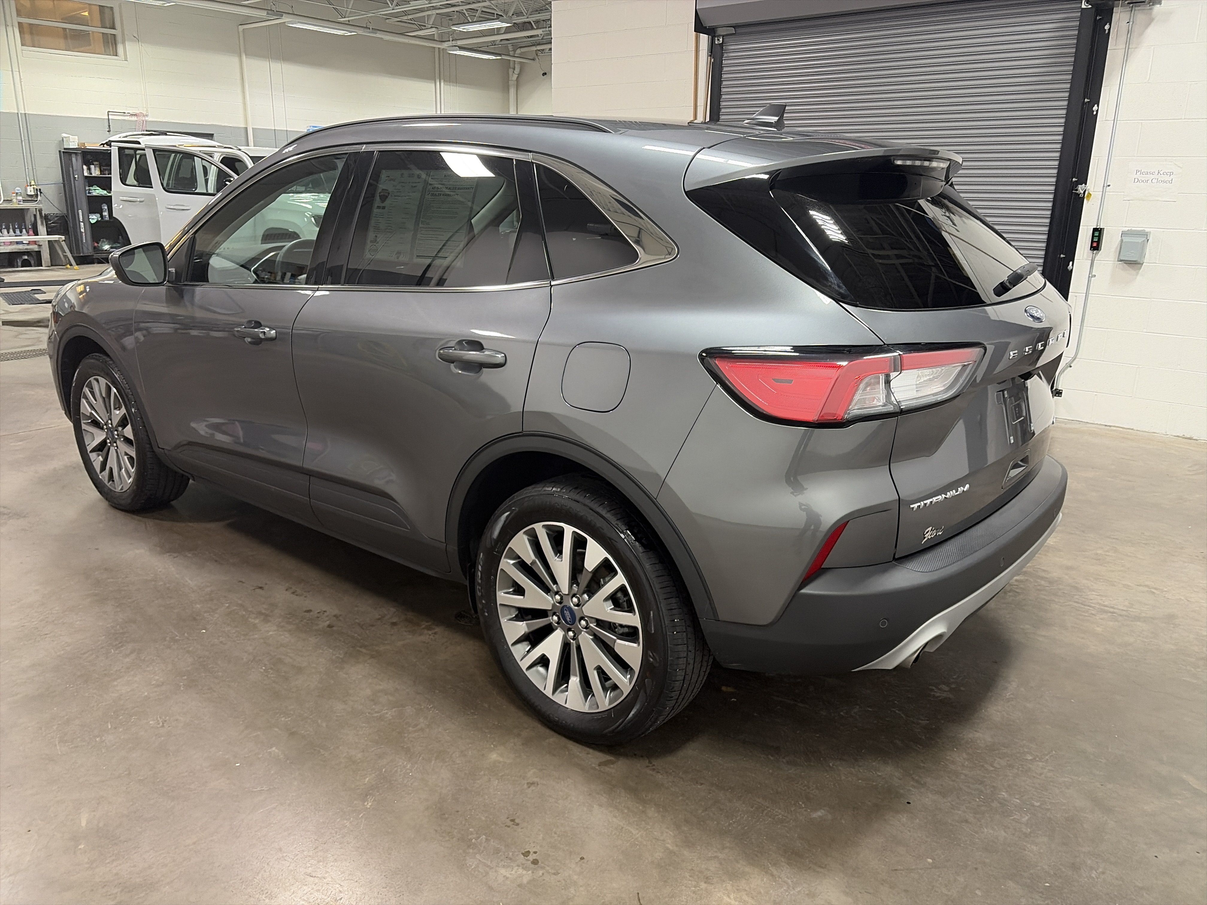 Used 2022 Ford Escape Titanium AWD/4WD image 5