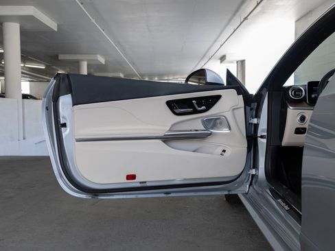 Used 2024 Mercedes-Benz CLE 300 4MATIC Coupe image 12