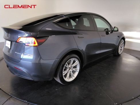 Used 2021 Tesla Model Y Long Range image 5