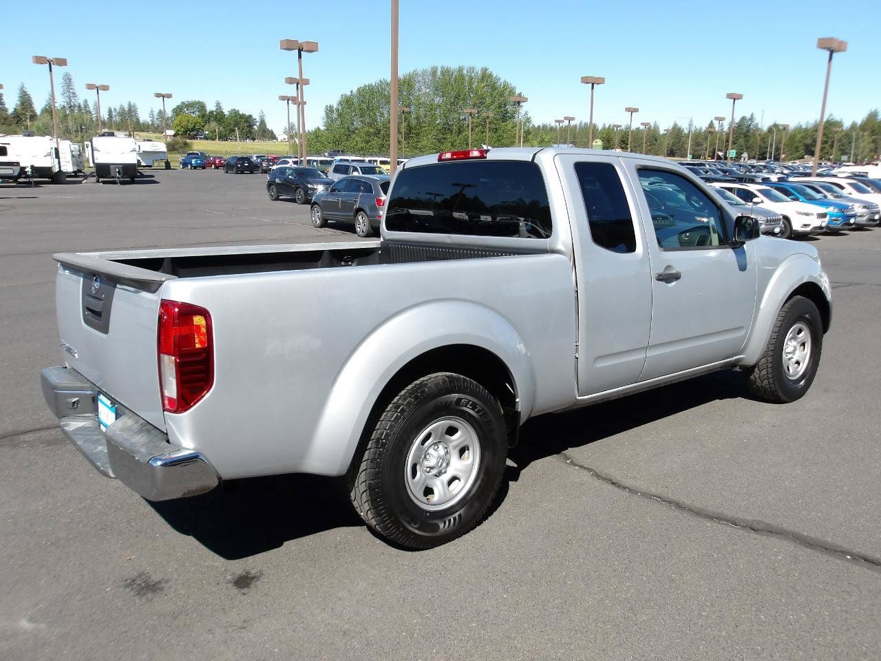 Used 2015 Nissan Frontier S RWD image 5