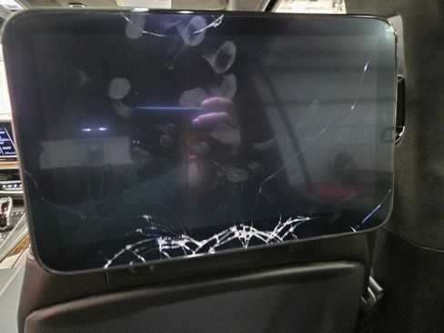 Used 2023 Cadillac Escalade ESV Sport Platinum w/ LPO, ONYX Package image 84