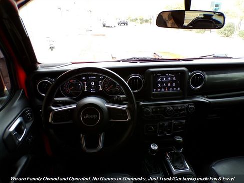 Used 2020 Jeep Wrangler Unlimited Sahara image 33