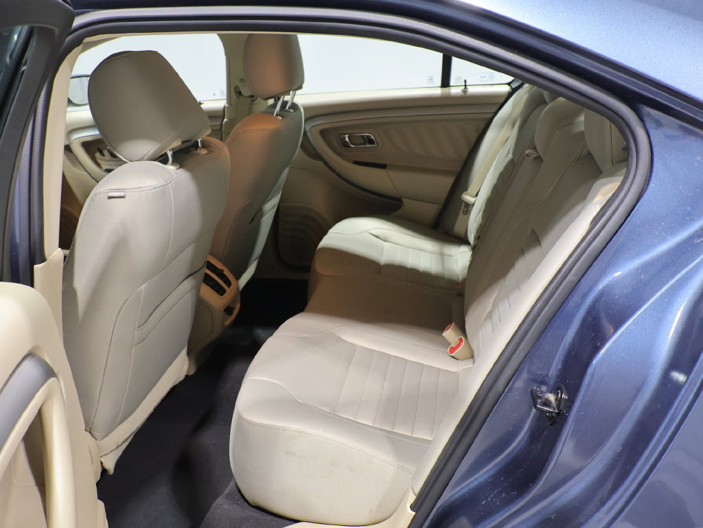 Used 2019 Ford Taurus SE FWD image 8