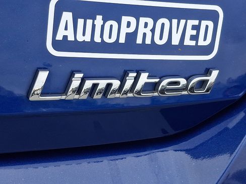 Used 2022 Hyundai Elantra Limited FWD image 32