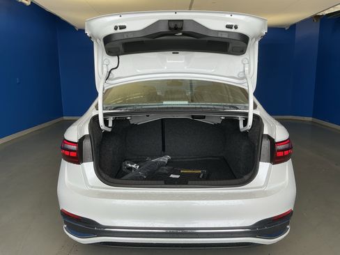 New 2026 Volkswagen Jetta SEL image 28