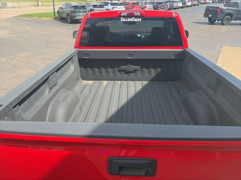 Used 2018 Chevrolet Silverado 1500 LT w/ LT Convenience Package AWD/4WD image 8