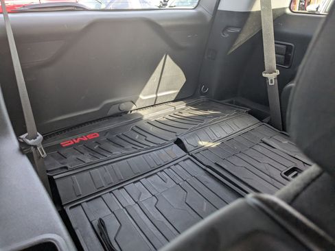 Used 2021 GMC Acadia SLE w/ Elevation Edition image 26